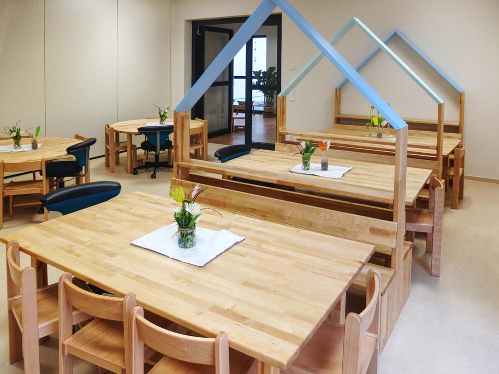 Esstische und Bänke