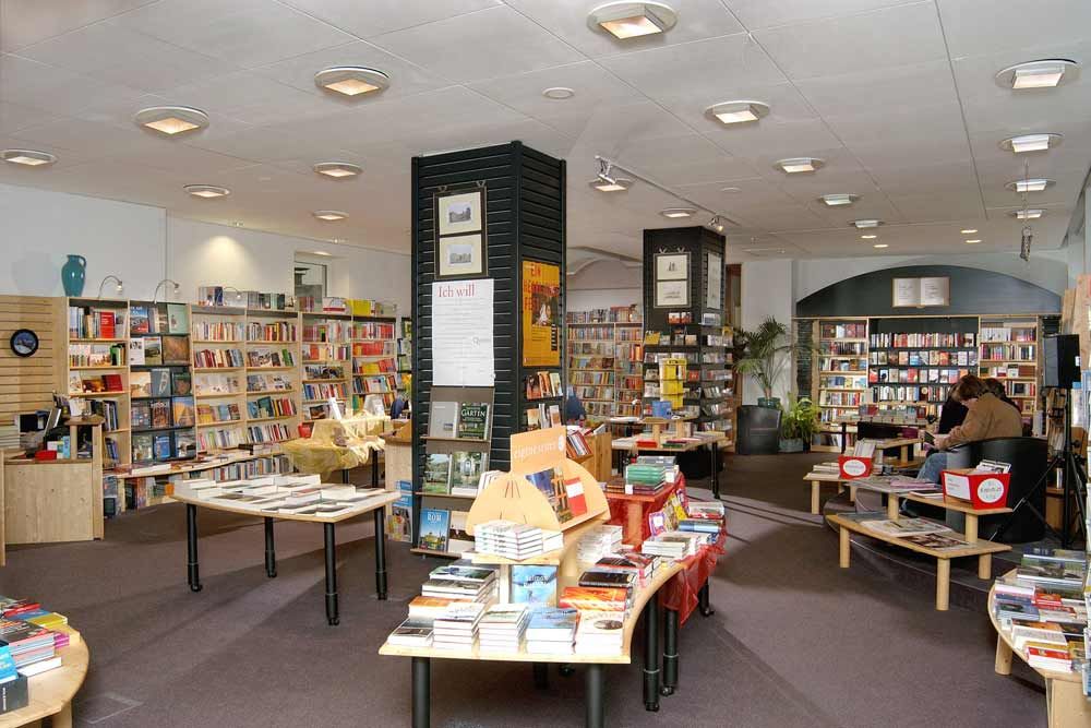 Andere Buchhandlung Individuelle Bücherregale