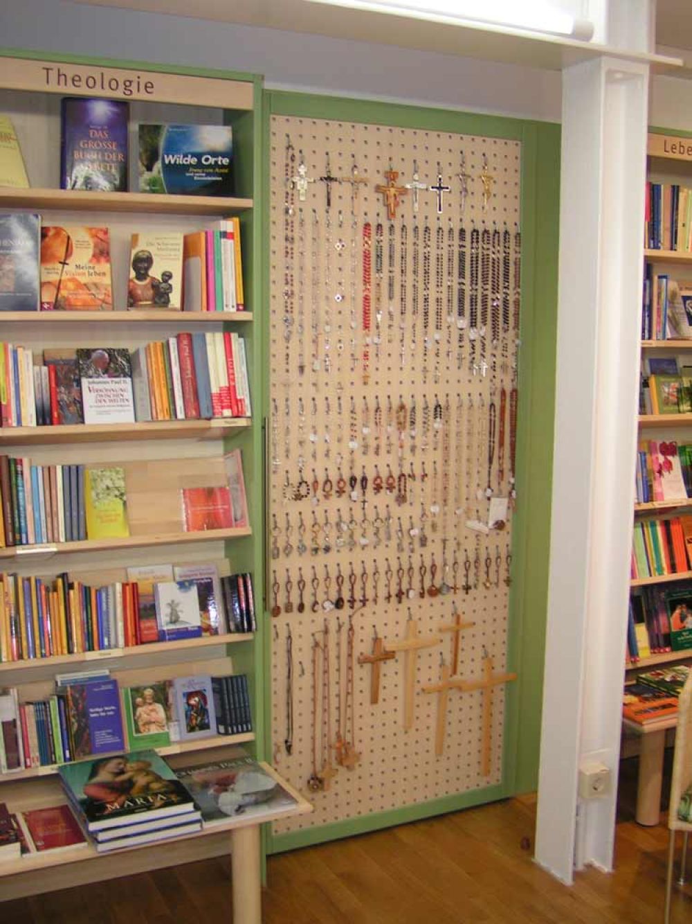 Buch- und Kunsthandlung Abtei Lichtenthal Individuelle Bücherregale