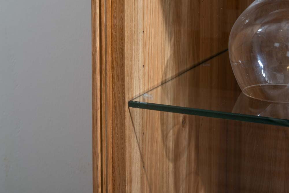 Sideboard Detail: Glasboden