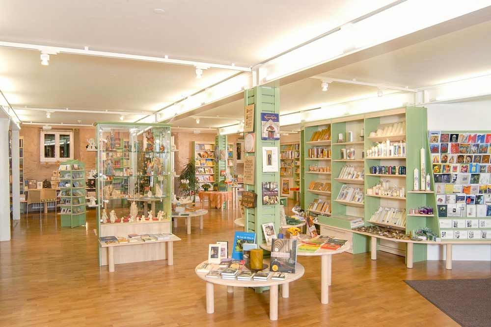 Buch- und Kunsthandlung, Abtei Lichtenthal Individuelle Bücherregale