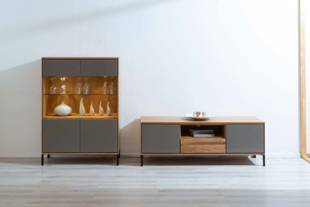 Hohes und flaches Sideboard im Vergleich